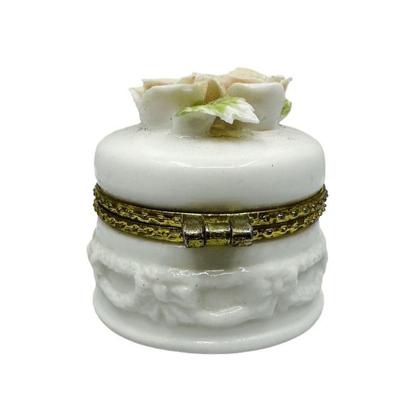 Vintage Floral Porcelain Trinket / Pill Box - Picture 5 of 6